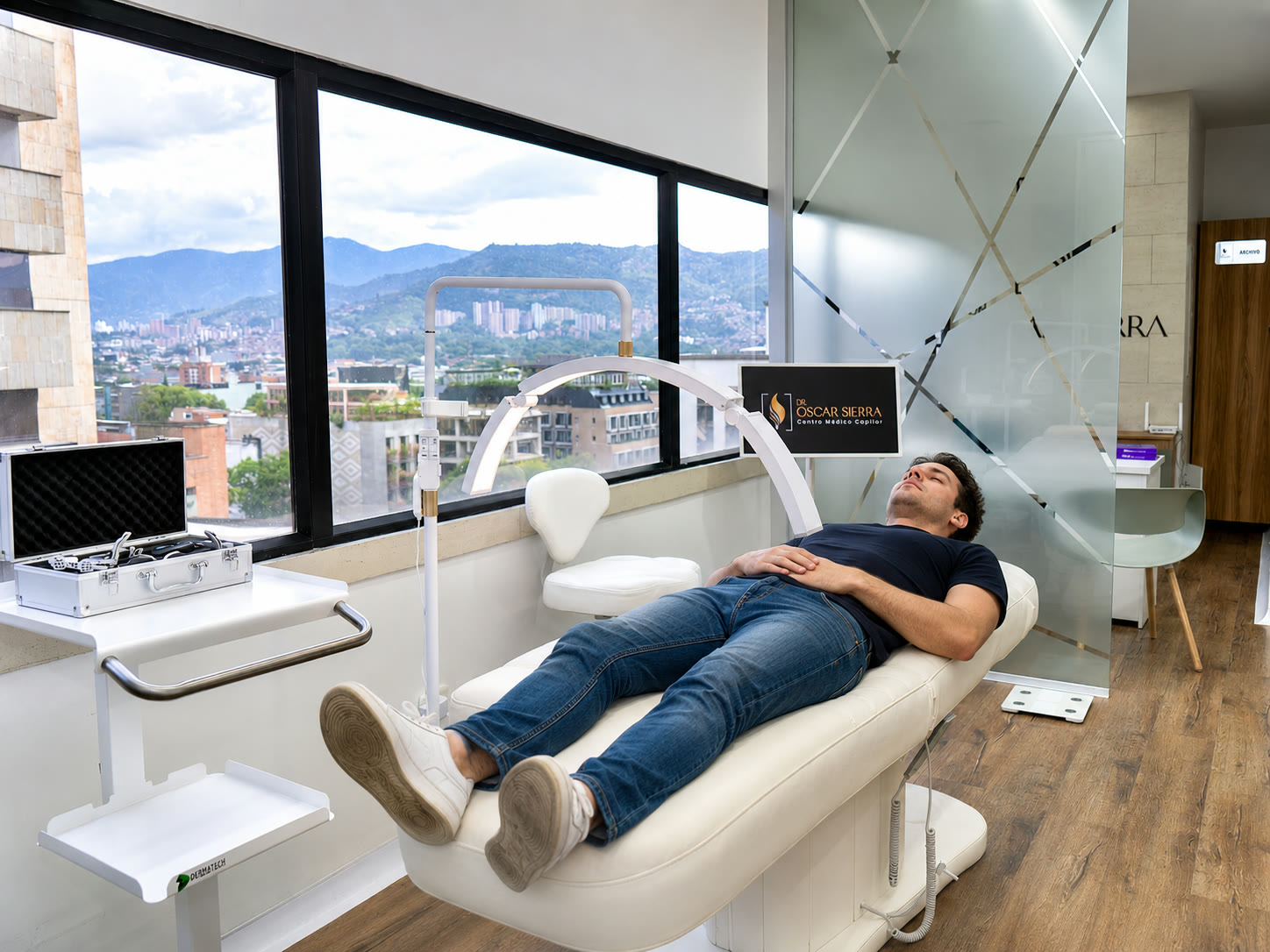 Consultorio del Dr. Oscar Sierra, Centro Médico Capilar en Medellín